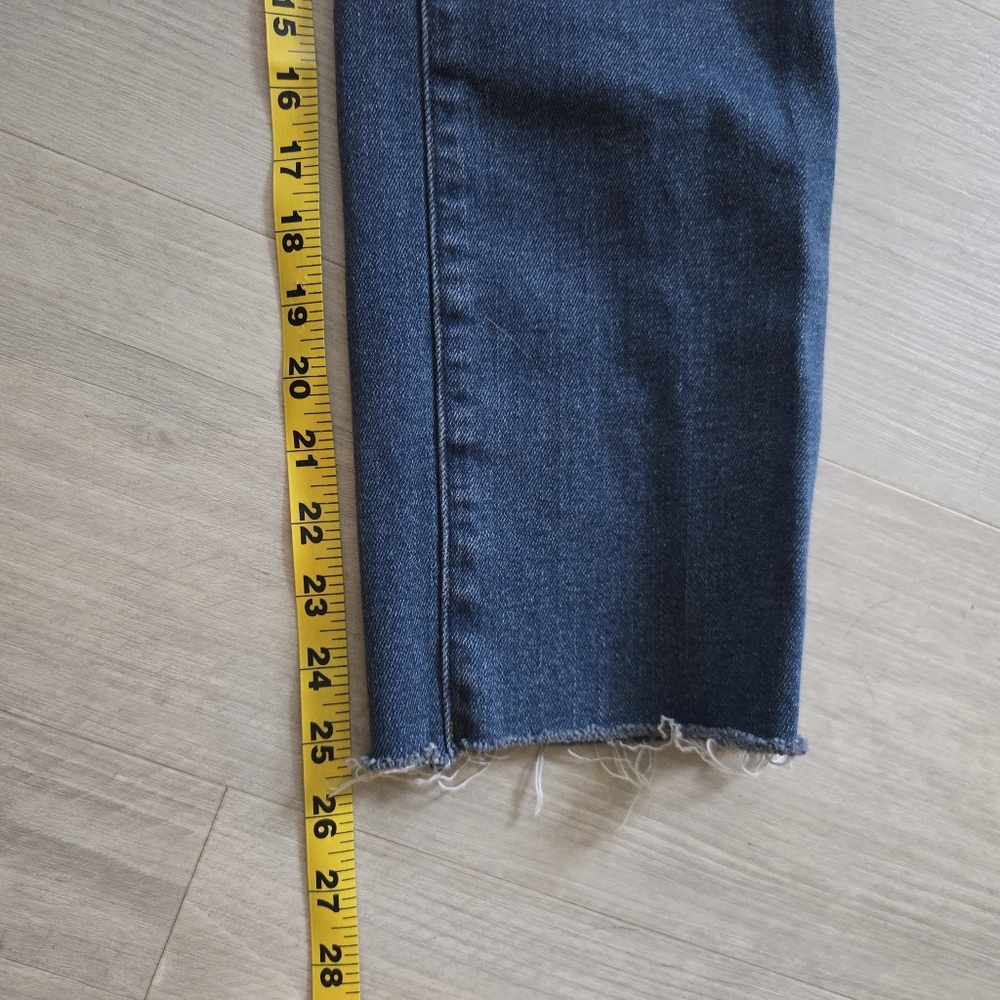 Good American Straight Leg with Raw Hem - Picture 9 of 9